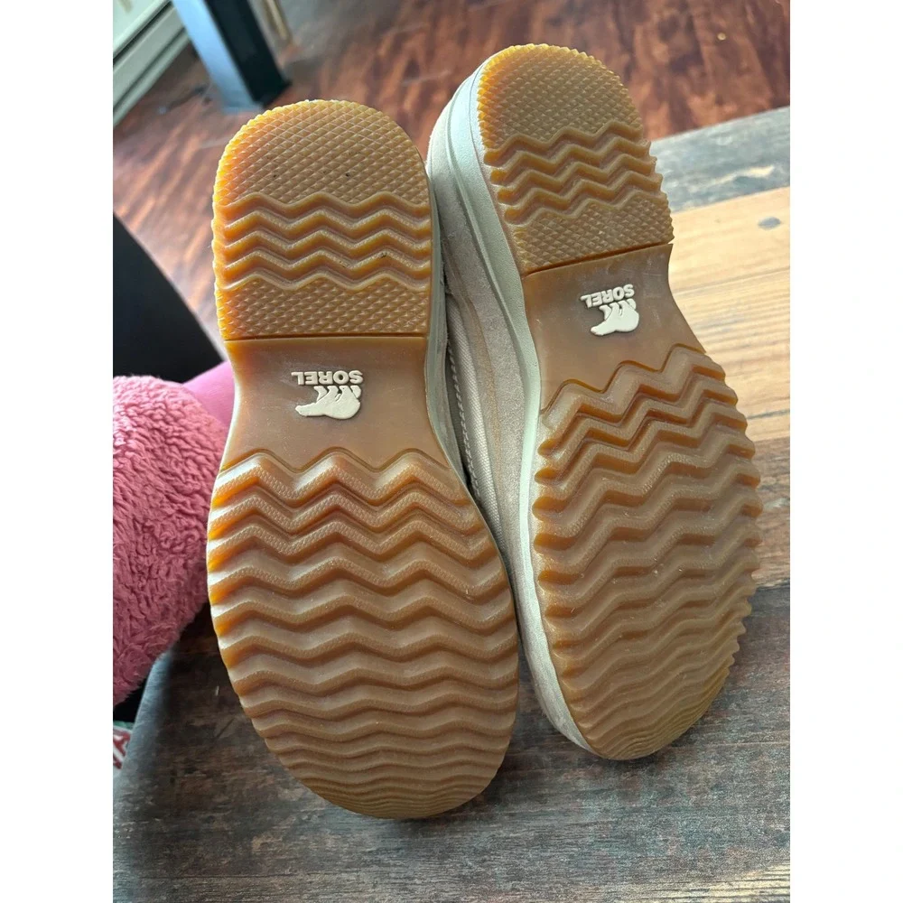 Sorel men caribou